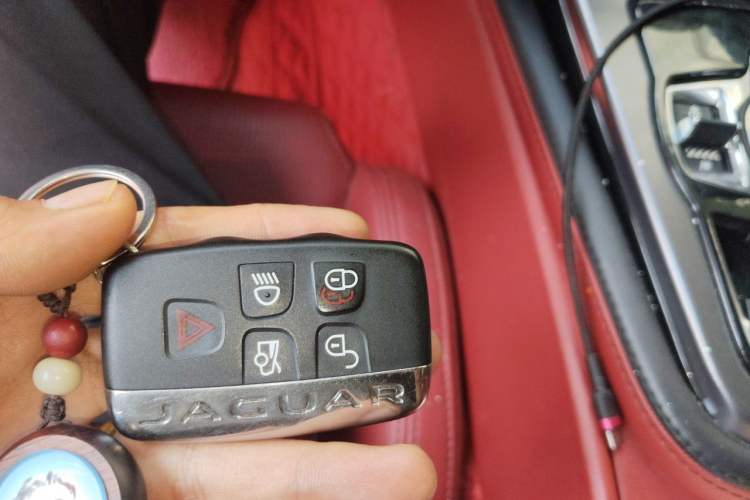 Used Jaguar F-TYPE 2019 2.0T Hardtop Version Vehicle Key