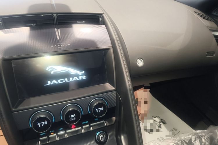 Used Jaguar F-TYPE 2021 P380 All-Wheel-Drive R-Dynamic Hardtop Version Audio And AC Panel