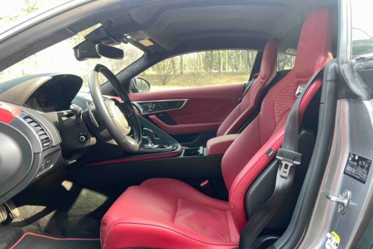 Used Jaguar F-TYPE 2021 P300 Rear-Drive First Edition Hardtop Version Interior 10
