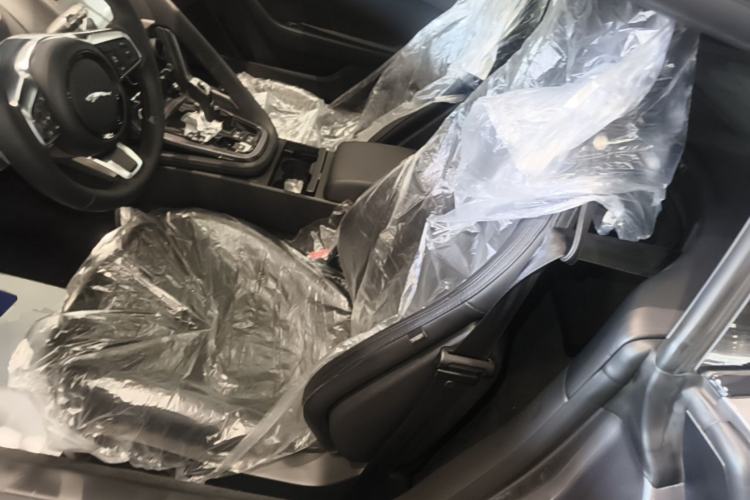 Used Jaguar F-TYPE 2021 P380 All-Wheel-Drive R-Dynamic Hardtop Version Left Front Seat