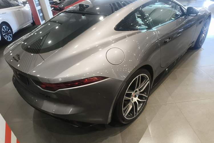 Used Jaguar F-TYPE 2021 P380 All-Wheel-Drive R-Dynamic Hardtop Version Rear Right 45 Deg