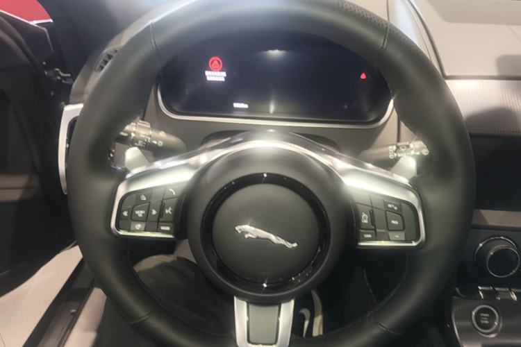 Used Jaguar F-TYPE 2021 P380 All-Wheel-Drive R-Dynamic Hardtop Version Steering Wheel