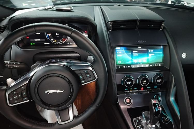 Used Jaguar F-TYPE 2021 P300 Rear-Drive Hardtop Version Center Console