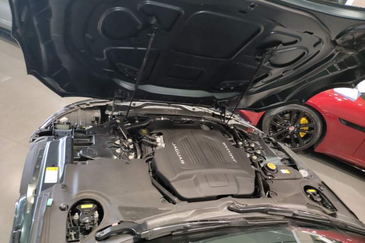 Used Jaguar F-TYPE 2021 P380 All-Wheel-Drive R-Dynamic Hardtop Version Engine Bay