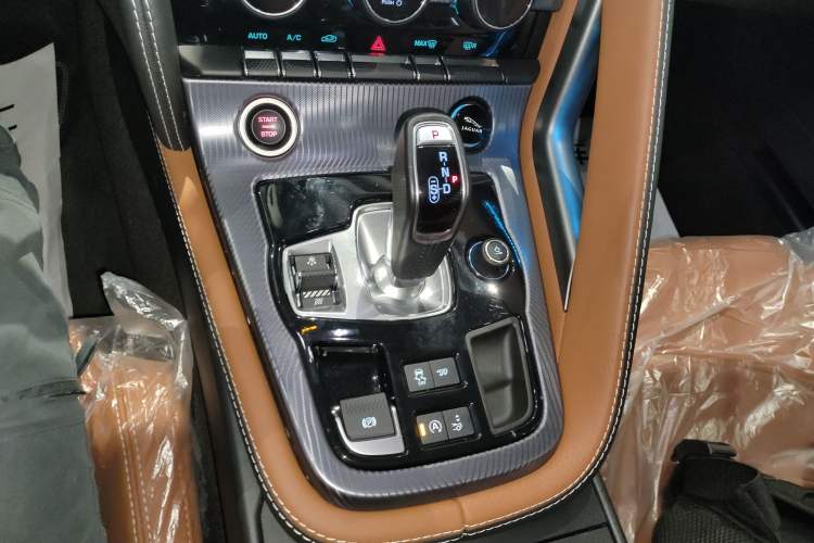 Used Jaguar F-TYPE 2021 P380 All-Wheel-Drive R-Dynamic Hardtop Version Gear Lever