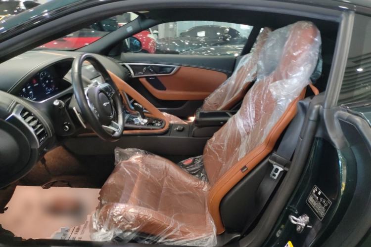 Used Jaguar F-TYPE 2021 P380 All-Wheel-Drive R-Dynamic Hardtop Version Interior 4