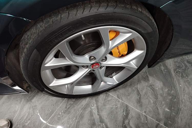 Used Jaguar F-TYPE 2021 P300 Rear-Drive Hardtop Version Left Front Wheel Hub