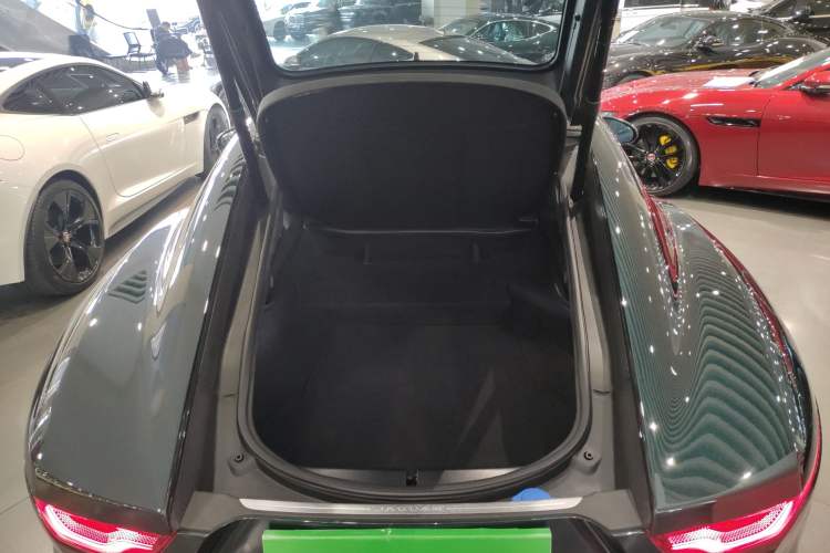 Used Jaguar F-TYPE 2021 P380 All-Wheel-Drive R-Dynamic Hardtop Version Trunk
