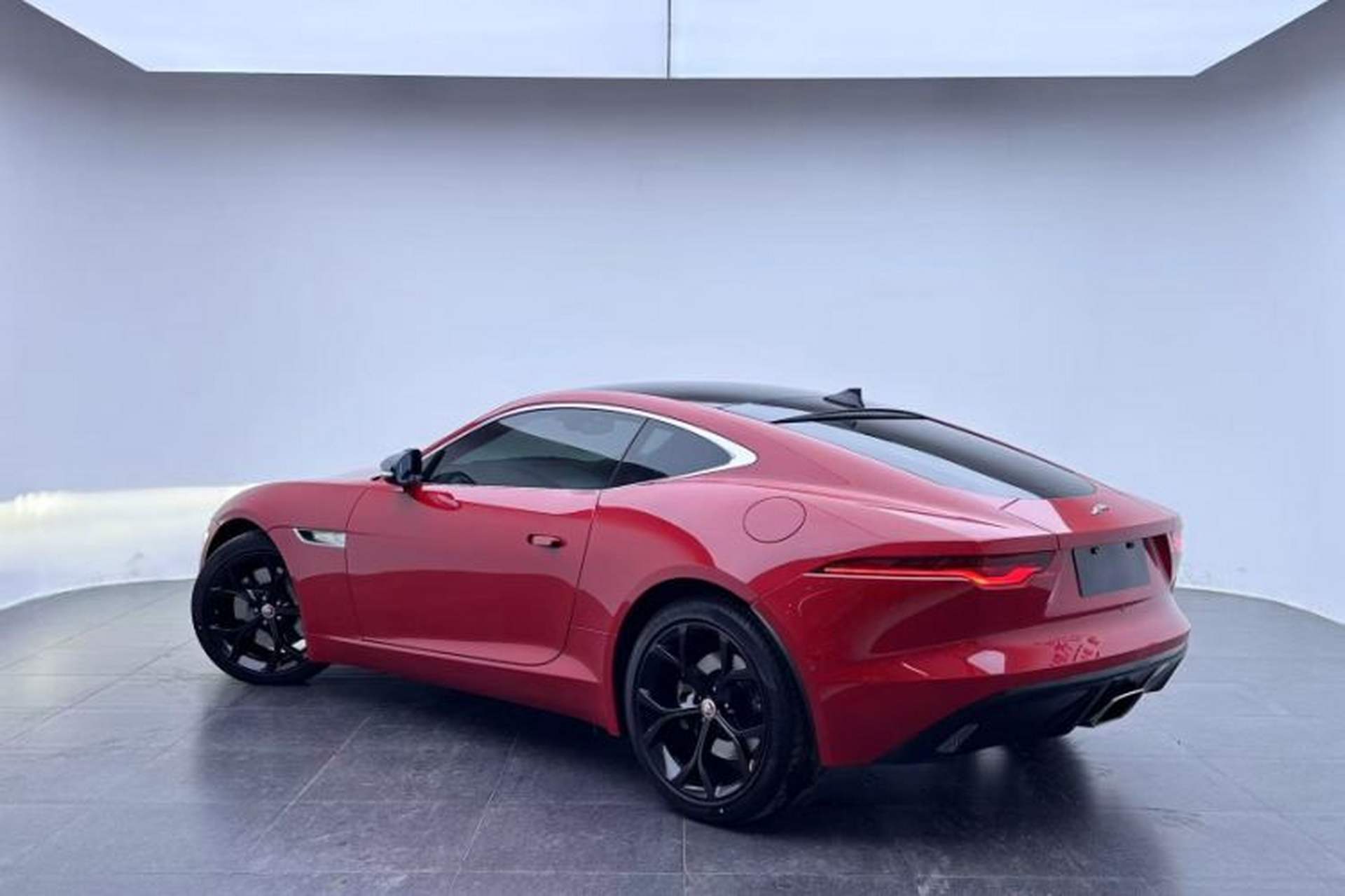 Used Jaguar F-TYPE 2021 P300 Rear-Drive Hardtop Version Exterior 1