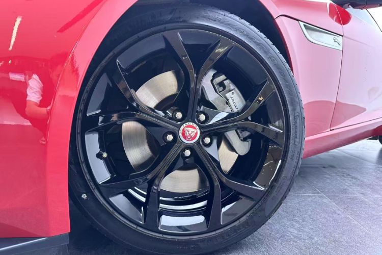 Used Jaguar F-TYPE 2021 P300 Rear-Drive Hardtop Version Exterior 2
