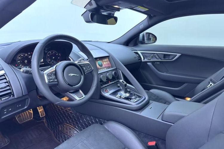 Used Jaguar F-TYPE 2021 P300 Rear-Drive Hardtop Version Interior 12