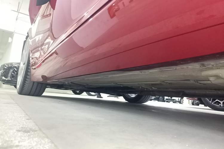 Used Jaguar F-TYPE 2021 P300 Rear-Drive Convertible Edition Left Side Sill