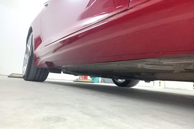 Used Jaguar F-TYPE 2021 P300 Rear-Drive Convertible Edition Right Side Sill