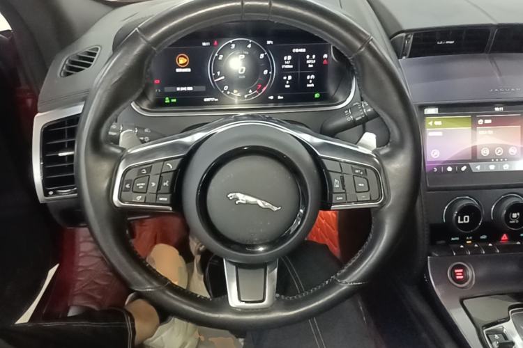 Used Jaguar F-TYPE 2021 P300 Rear-Drive Convertible Edition Steering Wheel