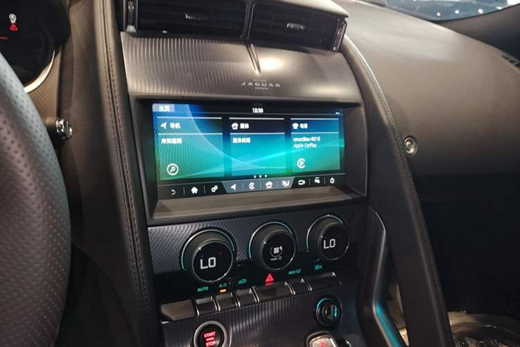 Used Jaguar F-TYPE 2021 P380 All-Wheel-Drive R-Dynamic Hardtop Version Audio And AC Panel