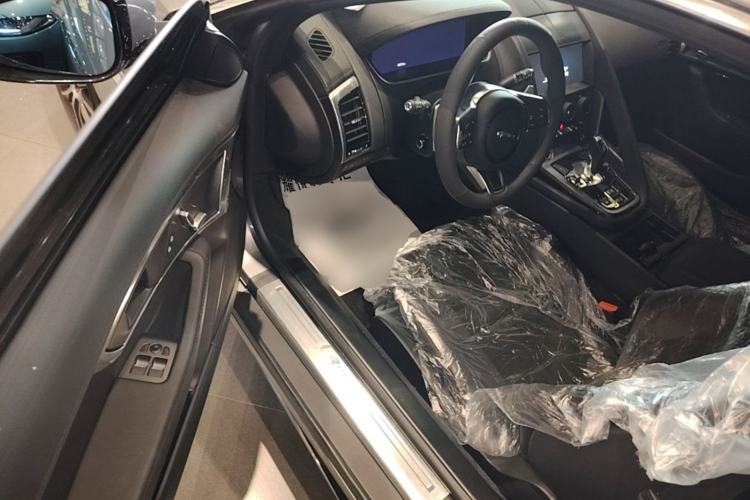 Used Jaguar F-TYPE 2021 P380 All-Wheel-Drive R-Dynamic Hardtop Version Driver Seat