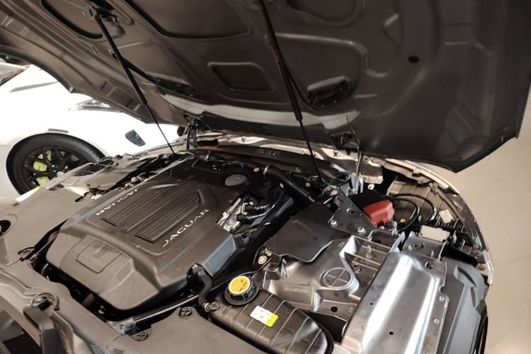 Used Jaguar F-TYPE 2021 P380 All-Wheel-Drive R-Dynamic Hardtop Version Engine Bay