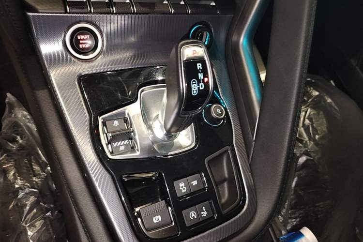 Used Jaguar F-TYPE 2021 P380 All-Wheel-Drive R-Dynamic Hardtop Version Gear Lever