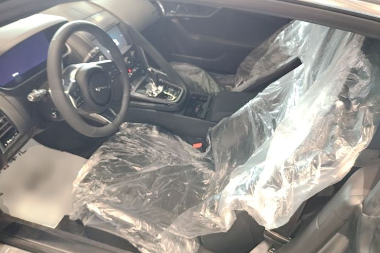 Used Jaguar F-TYPE 2021 P380 All-Wheel-Drive R-Dynamic Hardtop Version Left Front Seat