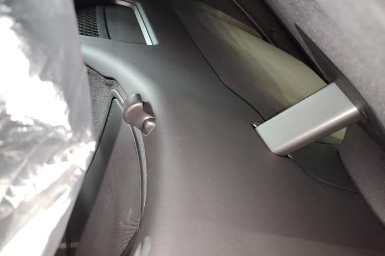 Used Jaguar F-TYPE 2021 P380 All-Wheel-Drive R-Dynamic Hardtop Version Left Rear Seat