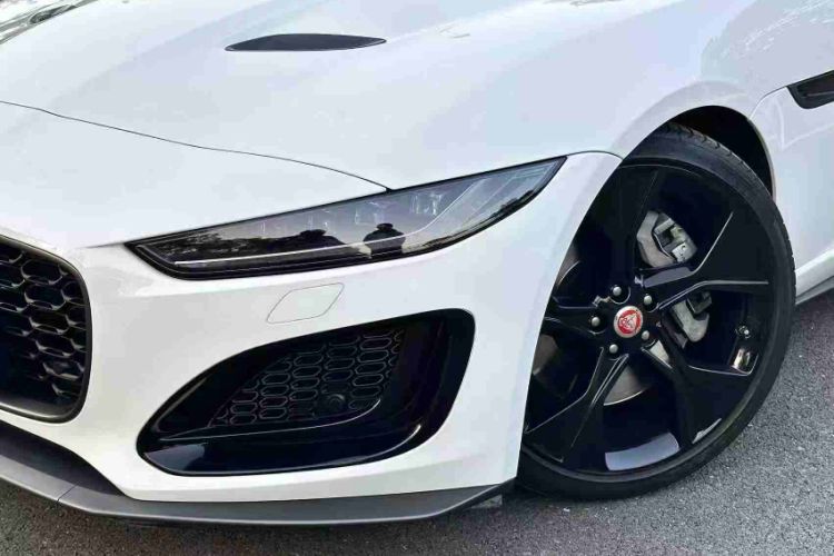 Used Jaguar F-TYPE 2021 P300 Rear-Drive First Edition Hardtop Version Exterior 2