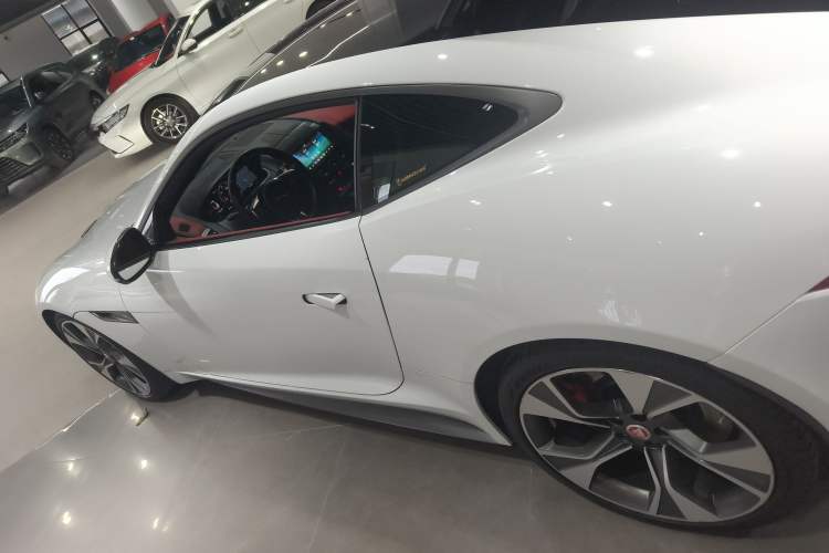 Used Jaguar F-TYPE 2021 P300 Rear-Drive First Edition Hardtop Version Exterior 3