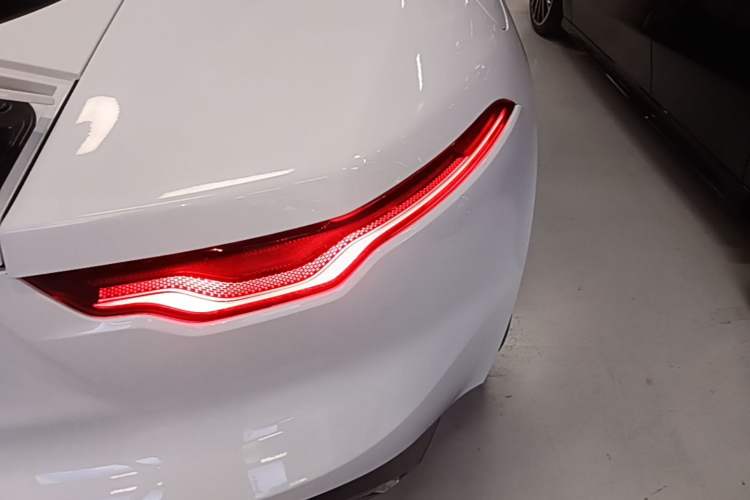 Used Jaguar F-TYPE 2021 P300 Rear-Drive First Edition Hardtop Version Exterior 3
