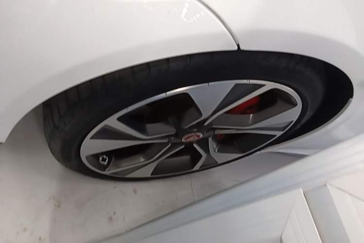 Used Jaguar F-TYPE 2021 P300 Rear-Drive First Edition Hardtop Version Exterior 4