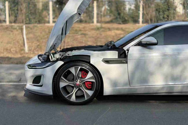 Used Jaguar F-TYPE 2021 P300 Rear-Drive First Edition Hardtop Version Exterior 5