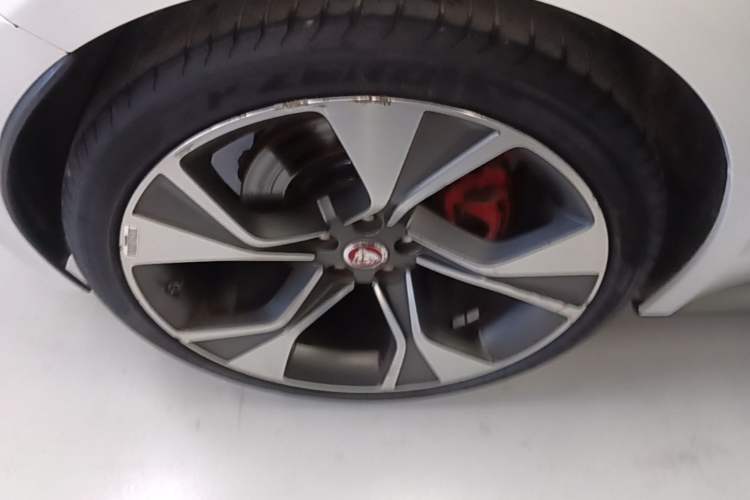 Used Jaguar F-TYPE 2021 P300 Rear-Drive First Edition Hardtop Version Exterior 5