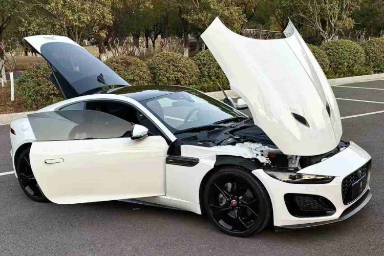 Used Jaguar F-TYPE 2021 P300 Rear-Drive First Edition Hardtop Version Exterior 7