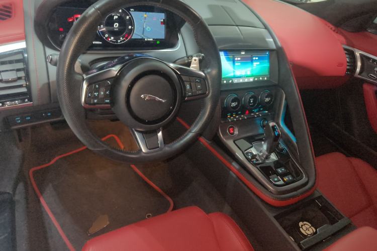 Used Jaguar F-TYPE 2021 P300 Rear-Drive First Edition Hardtop Version Interior 2