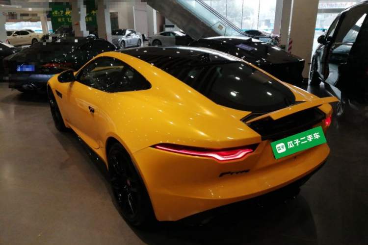 Used Jaguar F-TYPE 2021 P380 All-Wheel-Drive R-Dynamic Hardtop Version Exterior 3