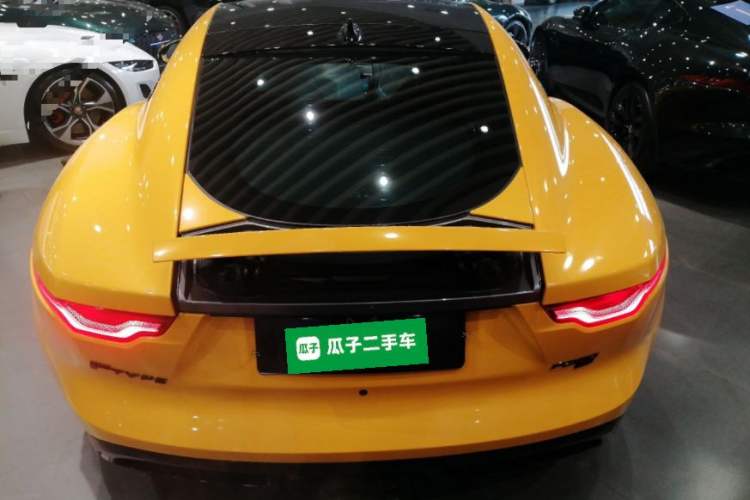 Used Jaguar F-TYPE 2021 P380 All-Wheel-Drive R-Dynamic Hardtop Version Exterior 4