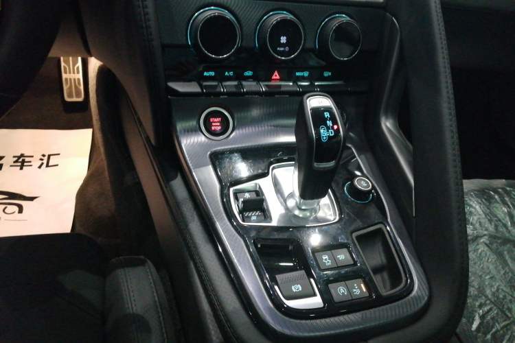 Used Jaguar F-TYPE 2021 P380 All-Wheel-Drive R-Dynamic Hardtop Version Gear Lever
