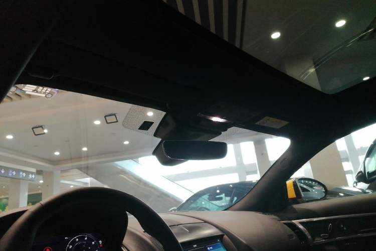 Used Jaguar F-TYPE 2021 P380 All-Wheel-Drive R-Dynamic Hardtop Version Headliner