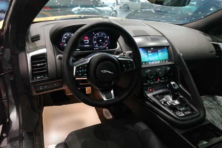 Used Jaguar F-TYPE 2021 P380 All-Wheel-Drive R-Dynamic Hardtop Version Interior 2