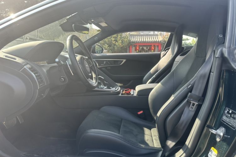 Used Jaguar F-TYPE 2022 P300 Hardtop Version Interior 2