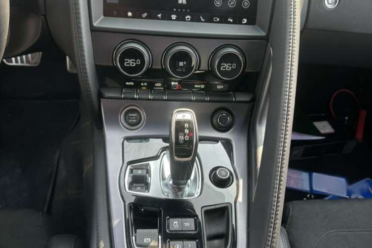 Used Jaguar F-TYPE 2022 P300 Hardtop Version Interior 3