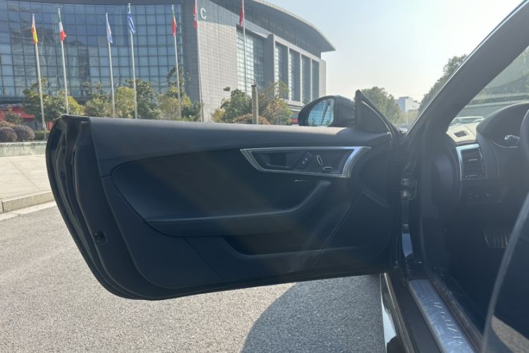 Used Jaguar F-TYPE 2022 P300 Hardtop Version Interior 5