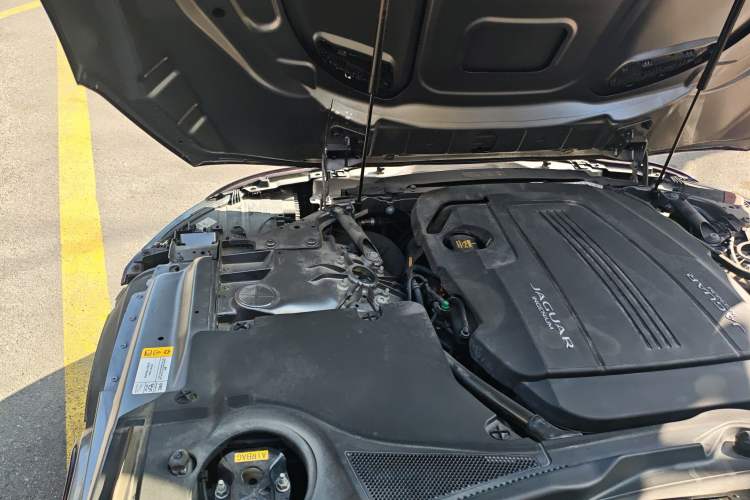 Used Jaguar F-TYPE 2022 P300 Hardtop Version R-DYNAMIC BLACK Engine Bay Right