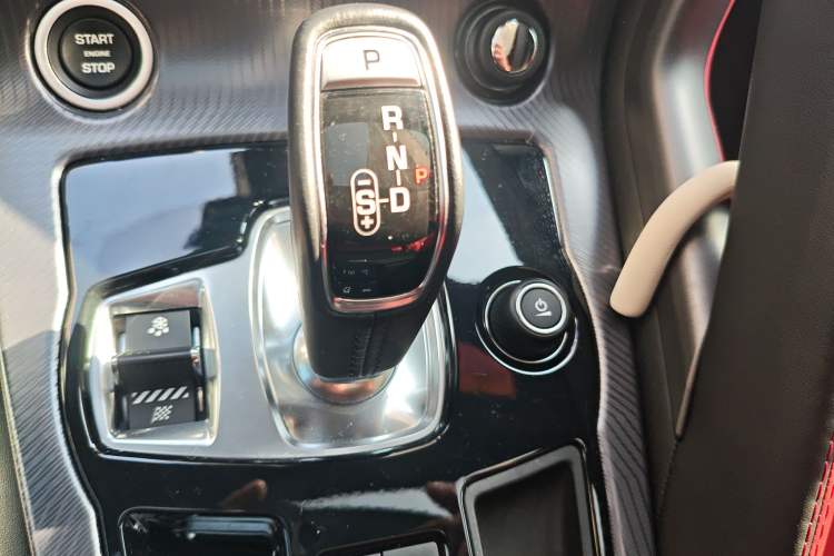 Used Jaguar F-TYPE 2022 P300 Hardtop Version R-DYNAMIC BLACK Gear Lever