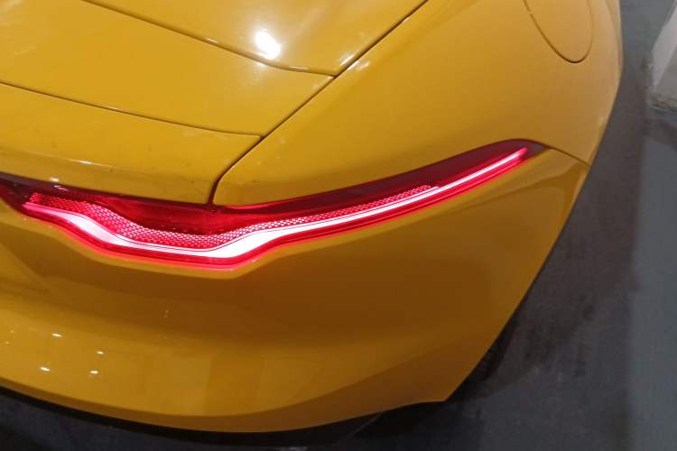 Used Jaguar F-TYPE 2022 P300 Convertible R-DYNAMIC BLACK Exterior 6