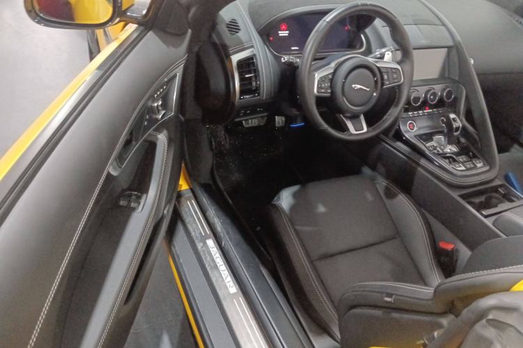 Used Jaguar F-TYPE 2022 P300 Convertible R-DYNAMIC BLACK Interior 3