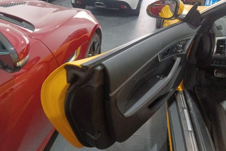 Used Jaguar F-TYPE 2022 P300 Convertible R-DYNAMIC BLACK Interior 7
