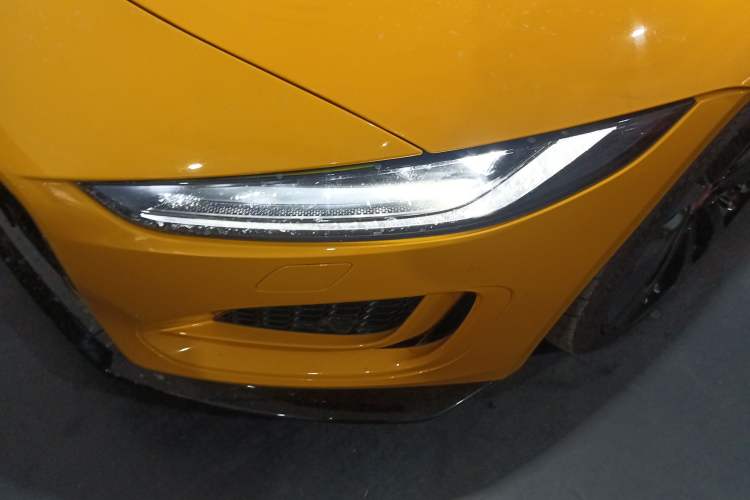 Used Jaguar F-TYPE 2022 P300 Convertible R-DYNAMIC BLACK Left Front Headlight