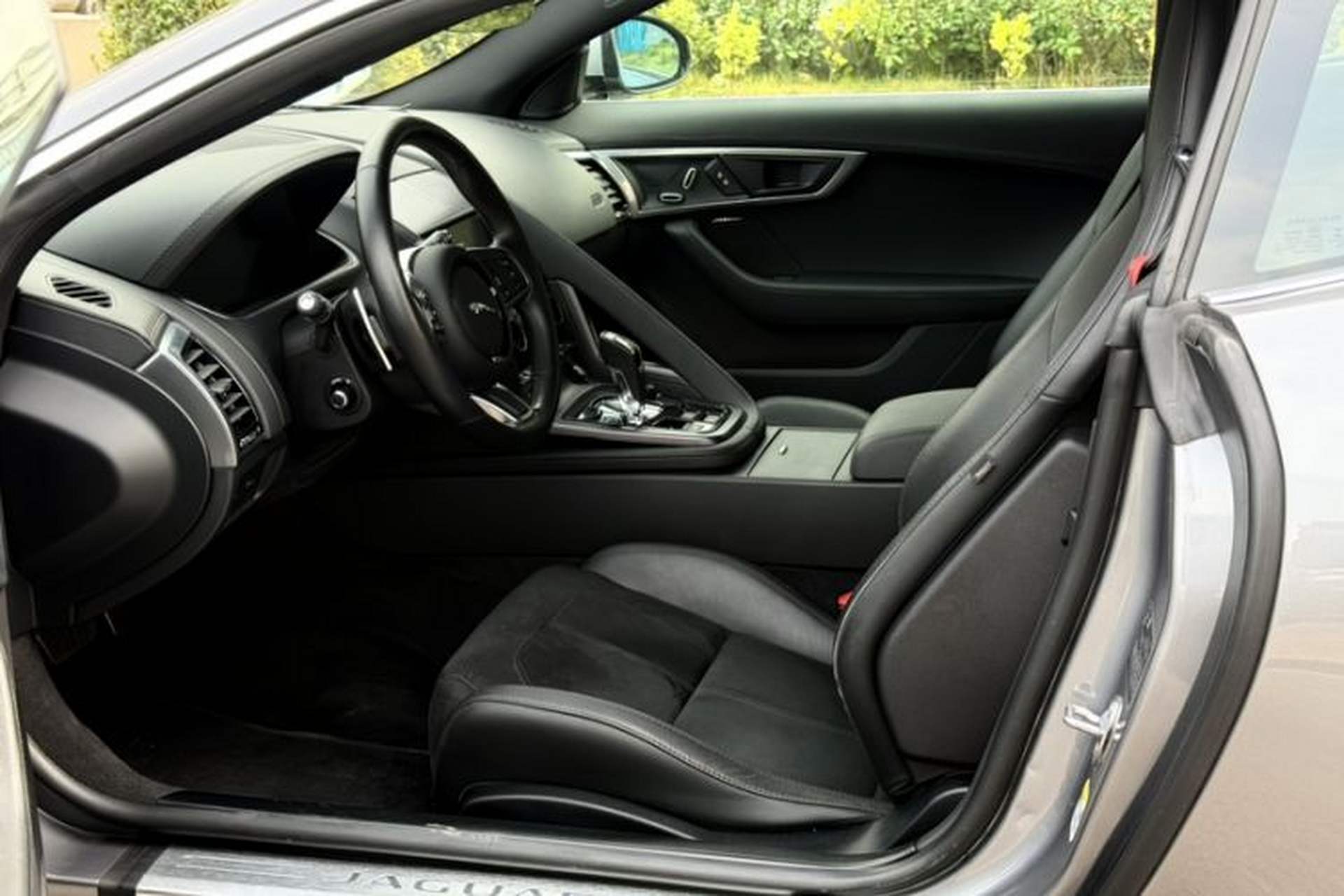 Used Jaguar F-TYPE 2023 P300 Hardtop Version Exterior 10