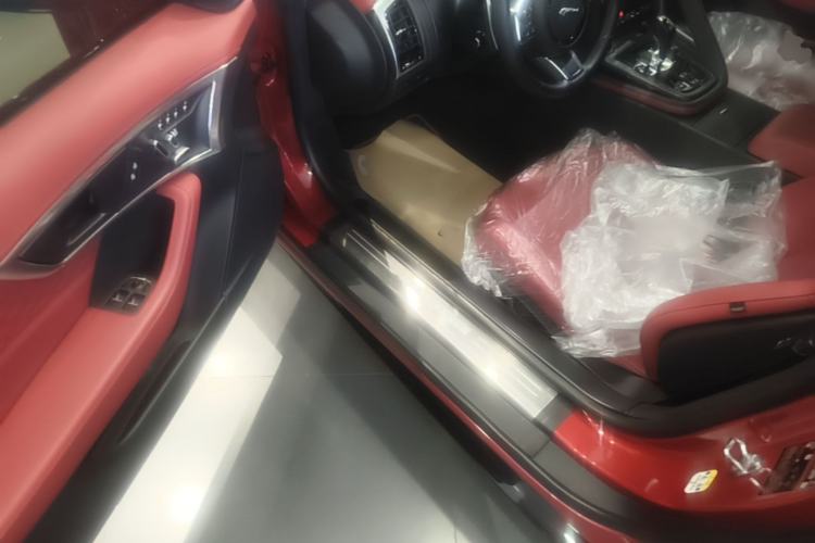 Used Jaguar F-TYPE 2023 P300 Hardtop Version R-DYNAMIC BLACK Driver Seat
