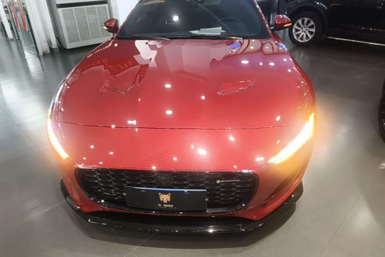 Used Jaguar F-TYPE 2023 P300 Hardtop Version R-DYNAMIC BLACK Front