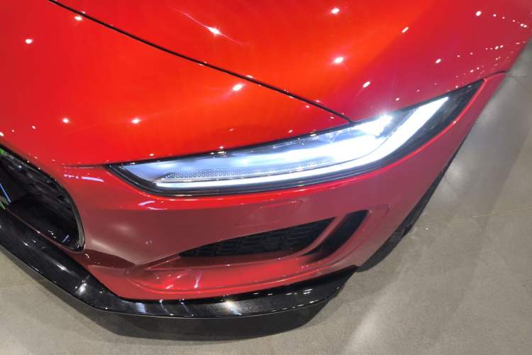 Used Jaguar F-TYPE 2023 P300 Hardtop Version R-DYNAMIC BLACK Left Front Headlight